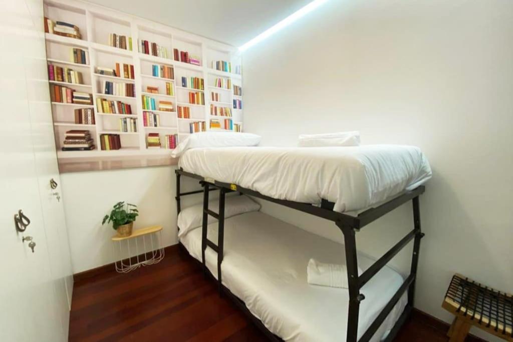 דירות א-קורוניה Apartamento 2H 2B En El Centro Con Garaje מראה חיצוני תמונה