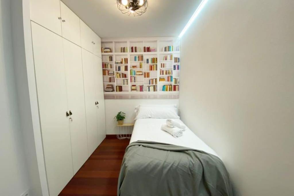 דירות א-קורוניה Apartamento 2H 2B En El Centro Con Garaje מראה חיצוני תמונה