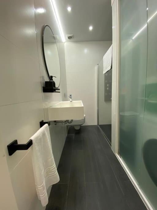 דירות א-קורוניה Apartamento 2H 2B En El Centro Con Garaje מראה חיצוני תמונה